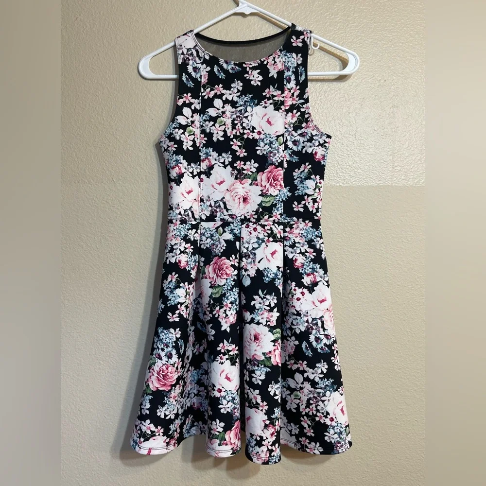 Abercrombie & Fitch Pink and White Sleeveless Sundress